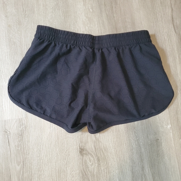 UnderArmour Running Shorts - Picture 2 of 3